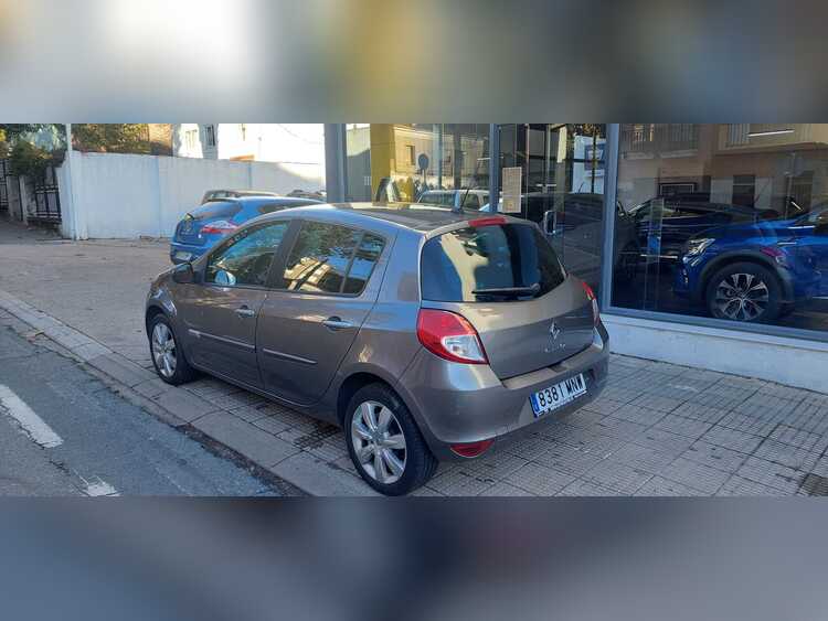 Renault Clio 1.5 DCI 105CV foto 3